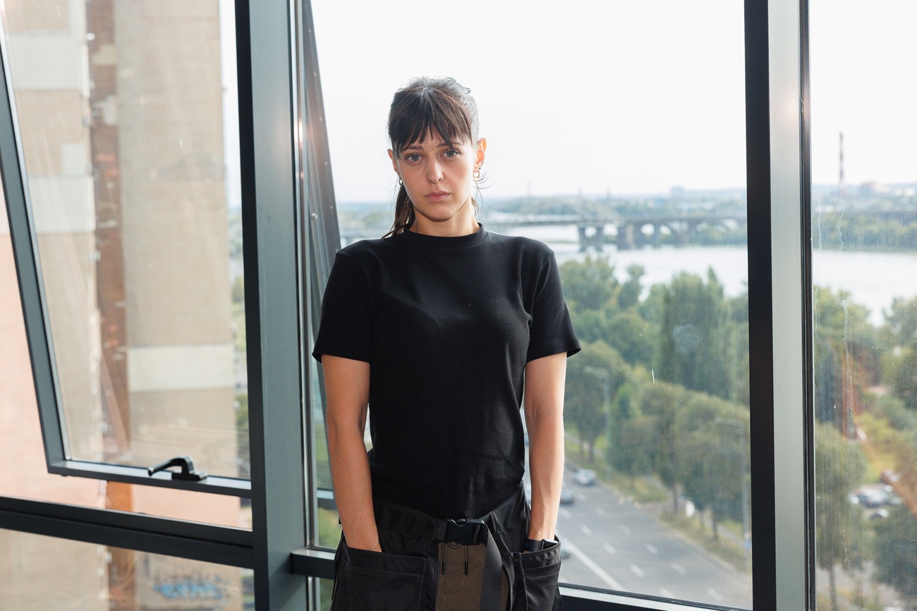 Ветеран, хакер и властная руководительница: чем впечатляют герои "Справи НБР" со Стрельниковым